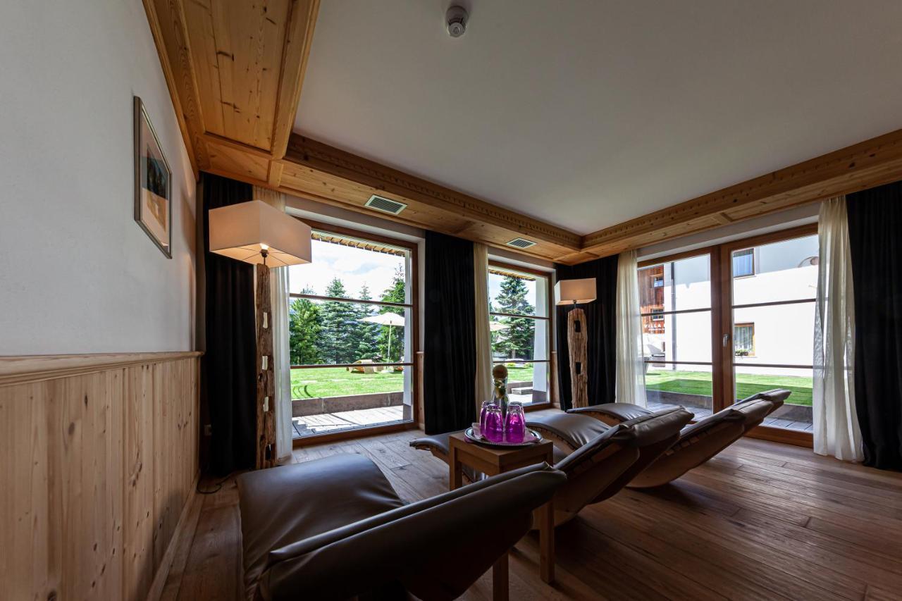 Villa Flora Mountain Lodges Сан-Кассиано Экстерьер фото
