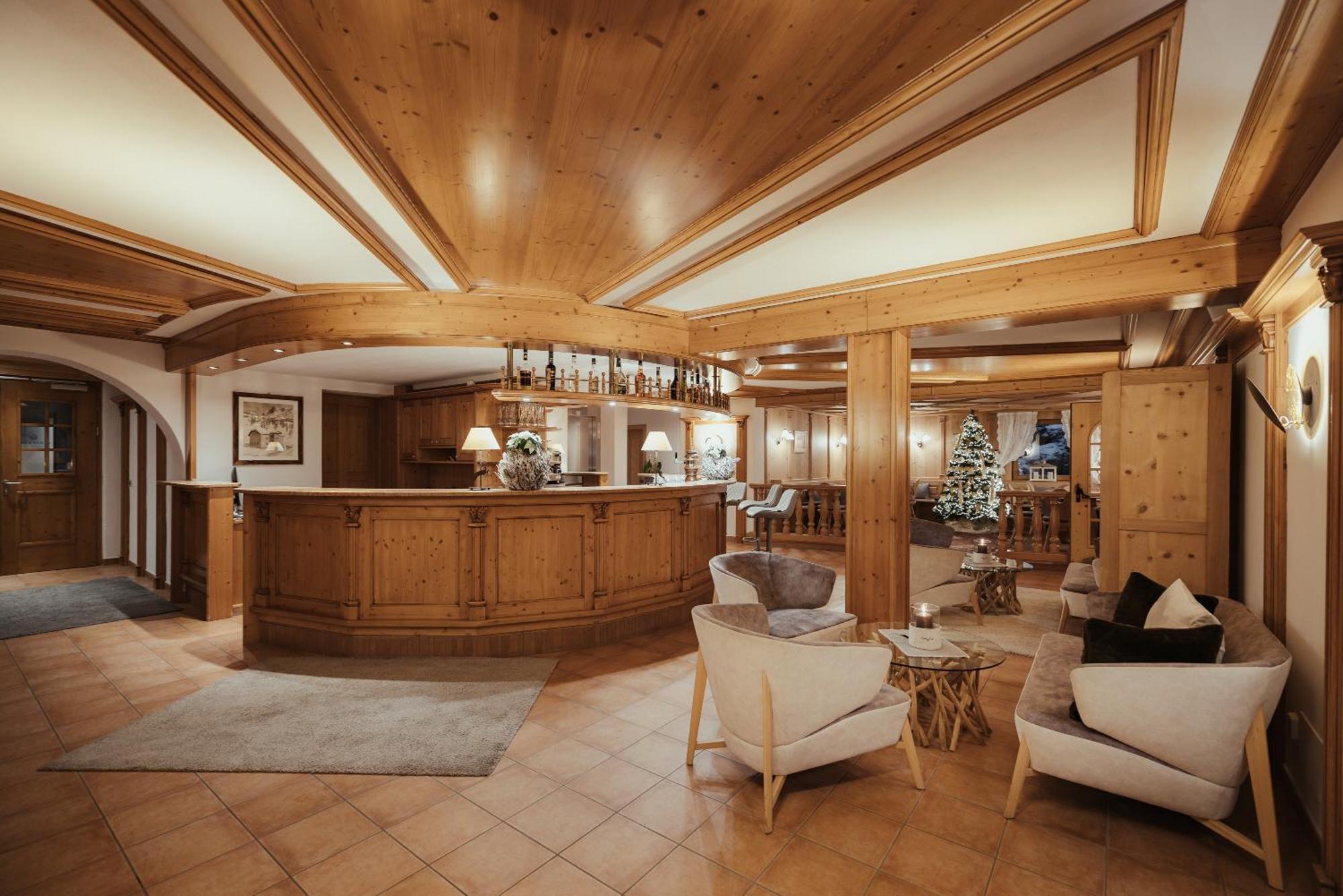 Villa Flora Mountain Lodges Сан-Кассиано Экстерьер фото