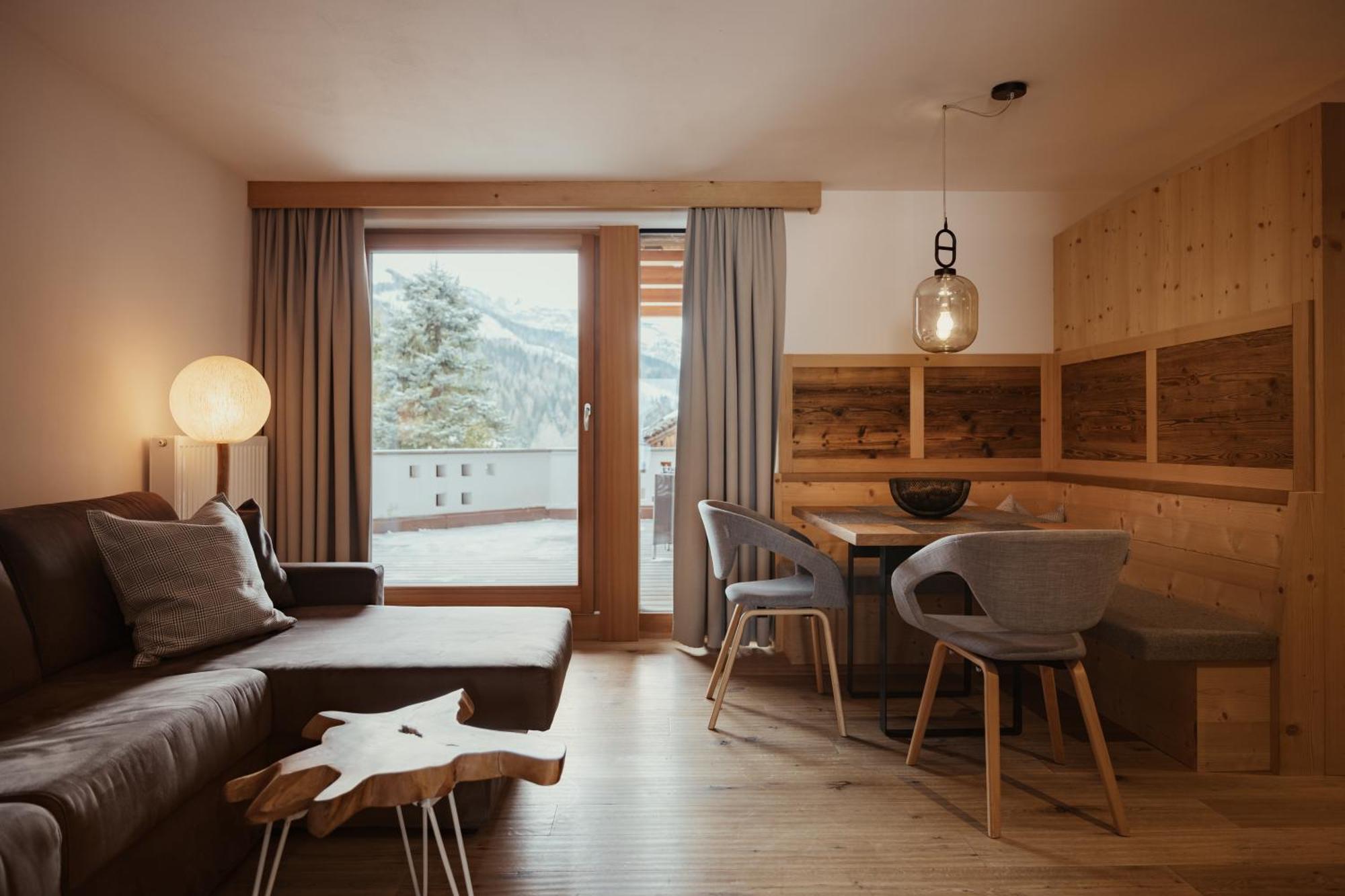 Villa Flora Mountain Lodges Сан-Кассиано Экстерьер фото