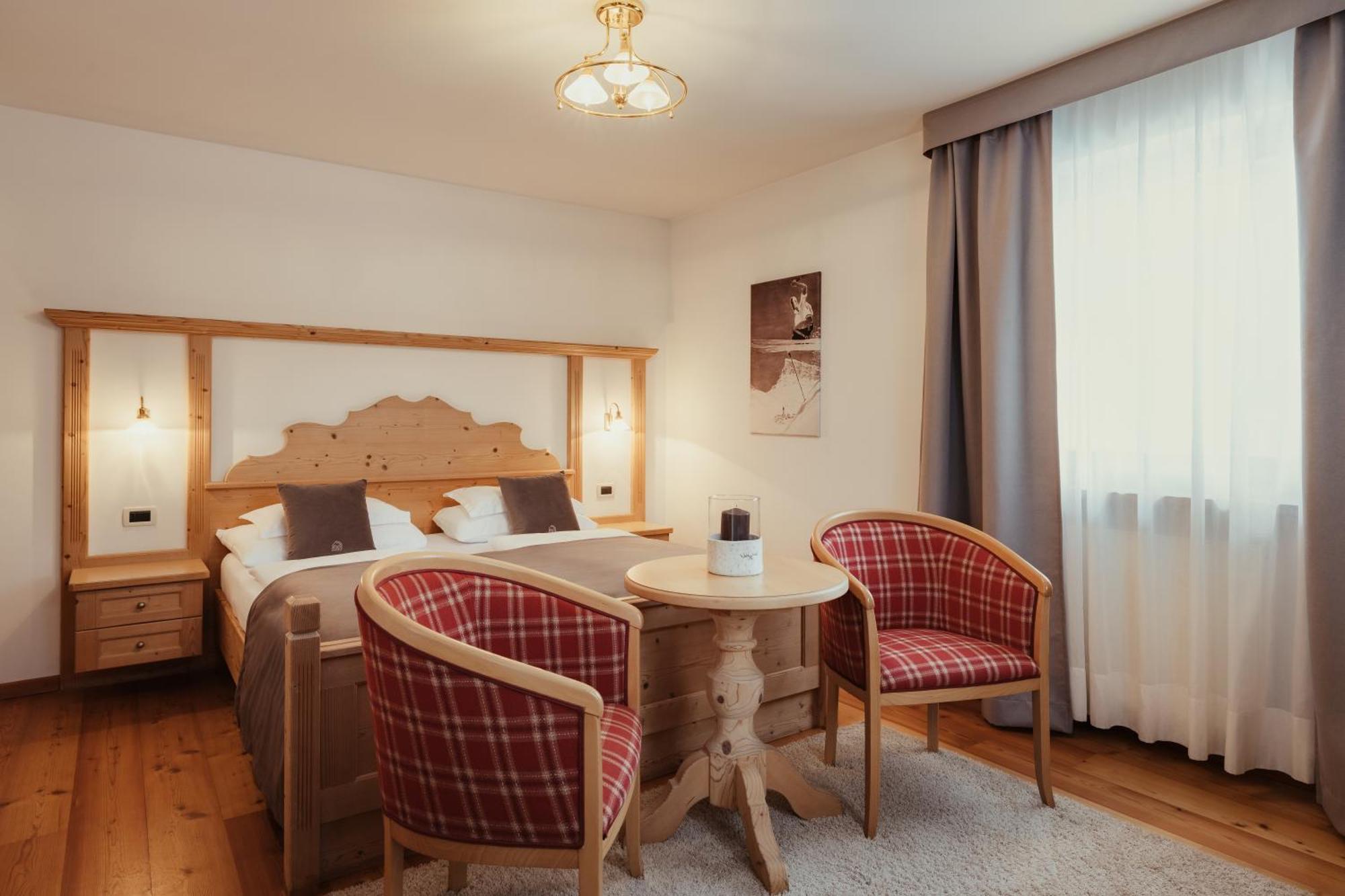 Villa Flora Mountain Lodges Сан-Кассиано Экстерьер фото